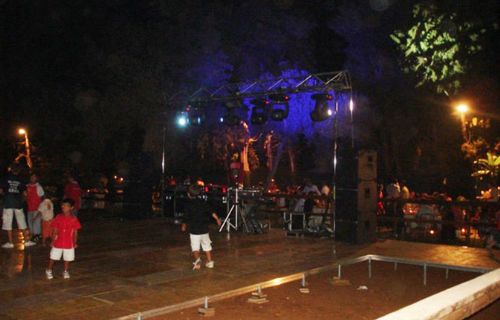 Platform for dancing