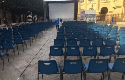 Sedie in Piazza Massimo